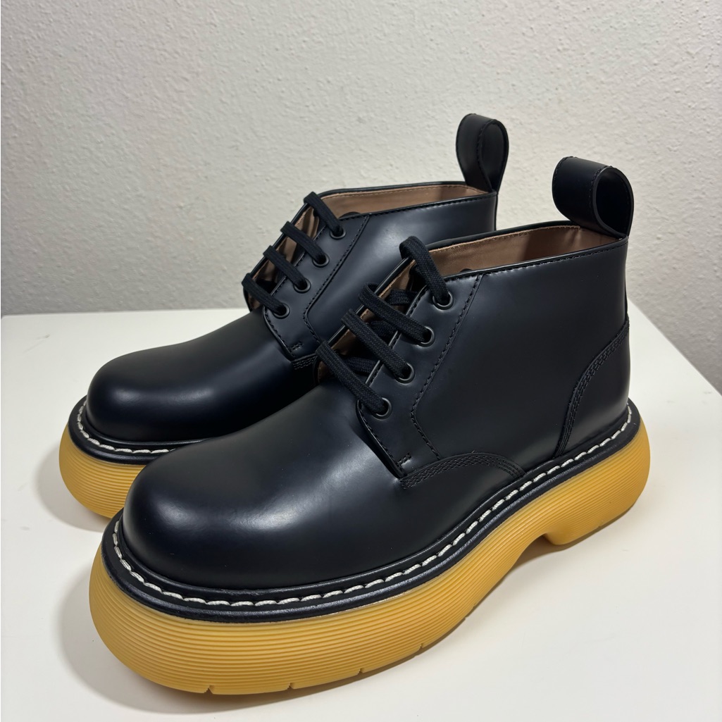 Bottega Veneta Leather The Swell Lace Up Ankle Boots